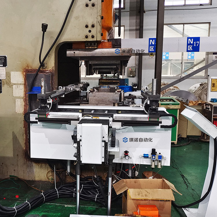 三次元機械手 三次元機械手